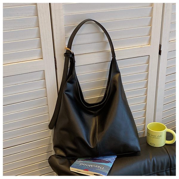 Large capacity handbag tote bag PU commuter retro high shoulder bag underarm bag - Image 4