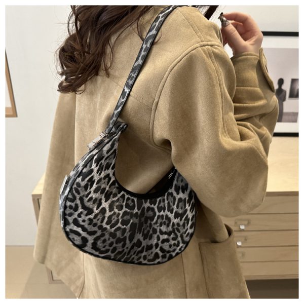 Fashion Leopard cross-border shoulder bag female Joker simple commuter handbag - Image 4