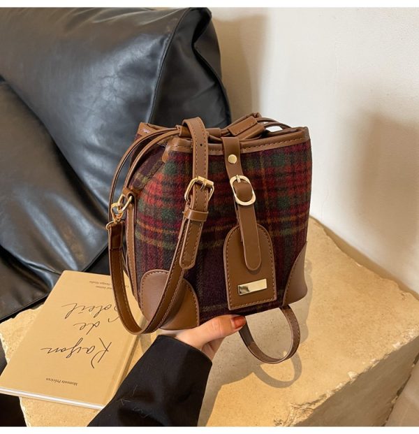 Plaid woolen bucket bag casual drawstring bag fashion Joker Messenger bag - Image 3