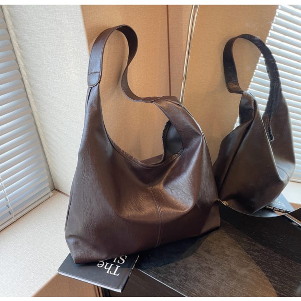 Retro bag women's fashion casual underarm bag large capacity commuter one-shoulder tote bag