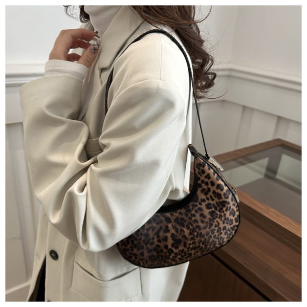 Fashion Leopard cross-border shoulder bag female Joker simple commuter handbag - Image 3